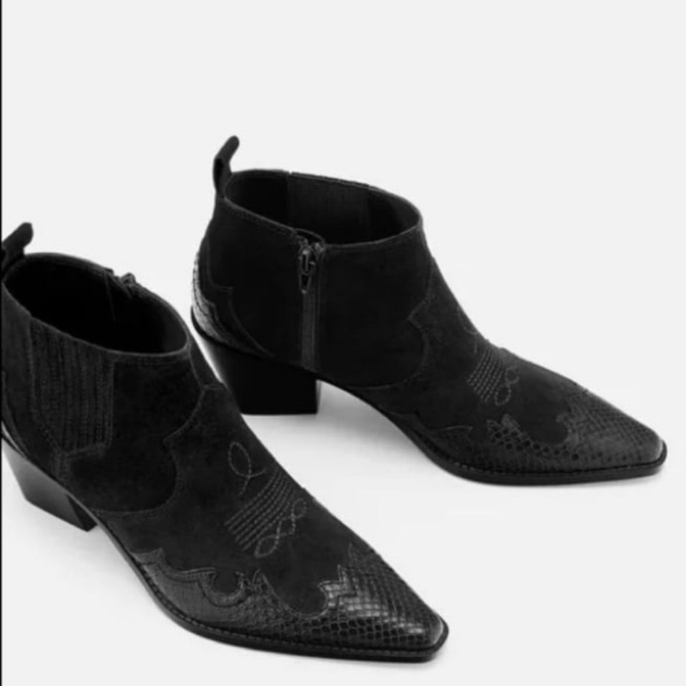 Zara Black Textured Ankle Booties